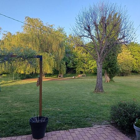 La Grange Des Roisnes Bed and Breakfast Longué Buitenkant foto